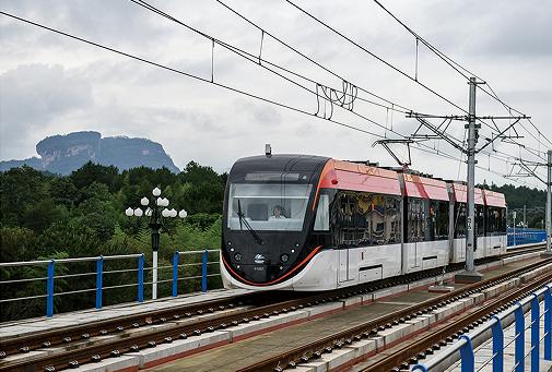 武夷山100%低地板有轨电车