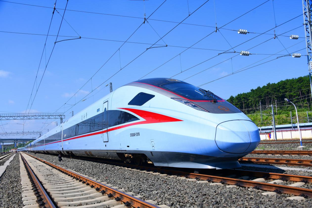 时速250公里复兴号CR300AF动车组